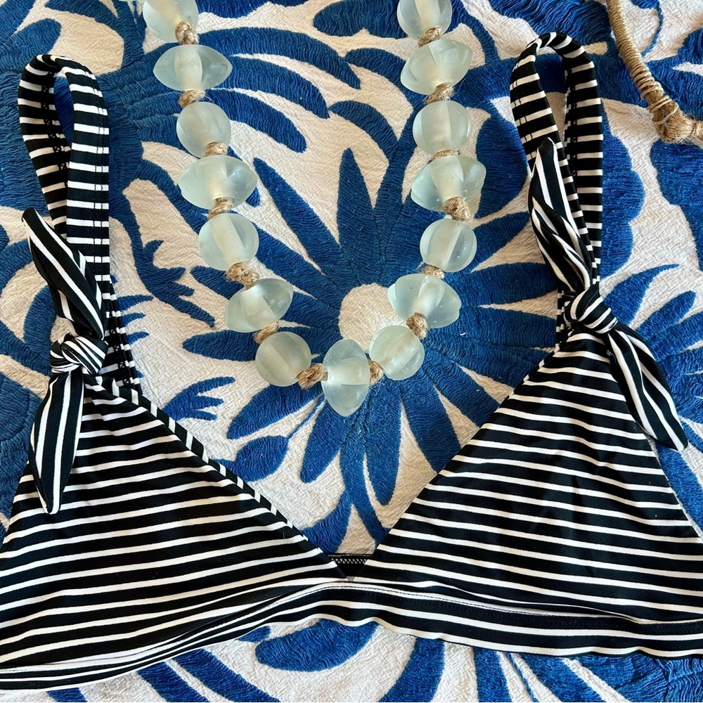 MIKOH Bali top😍                  Black and White Striped Bikini Top